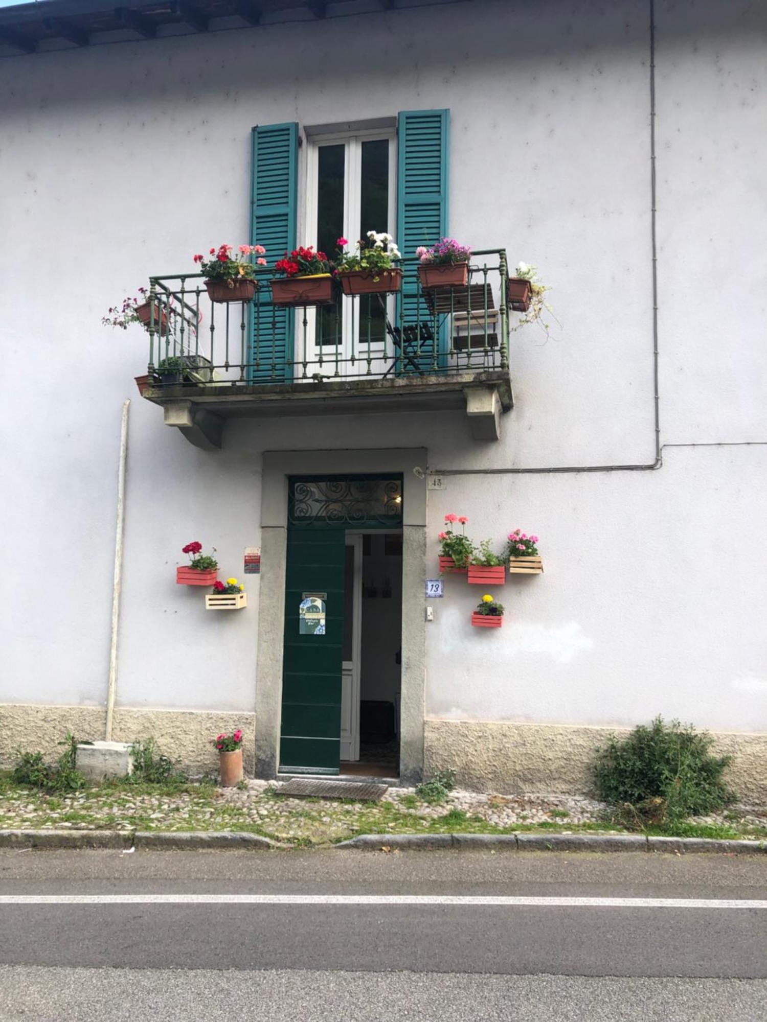 Casa Ortensia Blu Maslianico Buitenkant foto