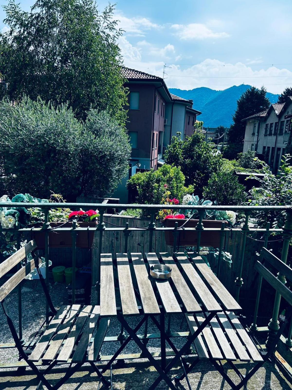 Casa Ortensia Blu Maslianico Buitenkant foto